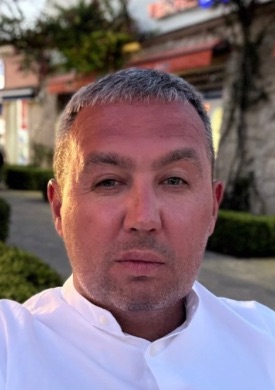 Андрей Захаров